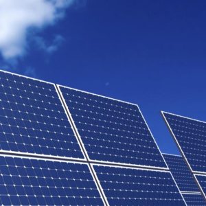 Global Trends in the Photovoltaic Market: Analysis of Investment and Policy